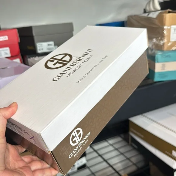 Giani Bernini Women's Dailyn Memory Foam Slip on Loafers Brown Logo Design - Picture 9 of 9